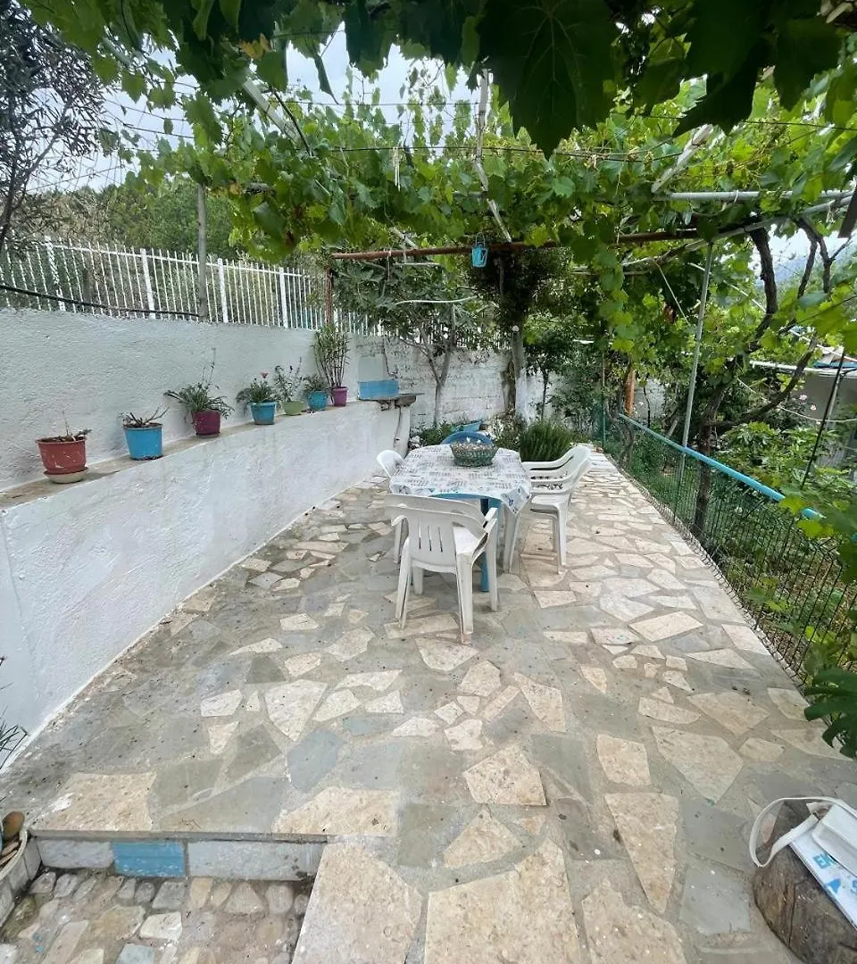 Guest house Valbona Garden Rooms Himare Albania