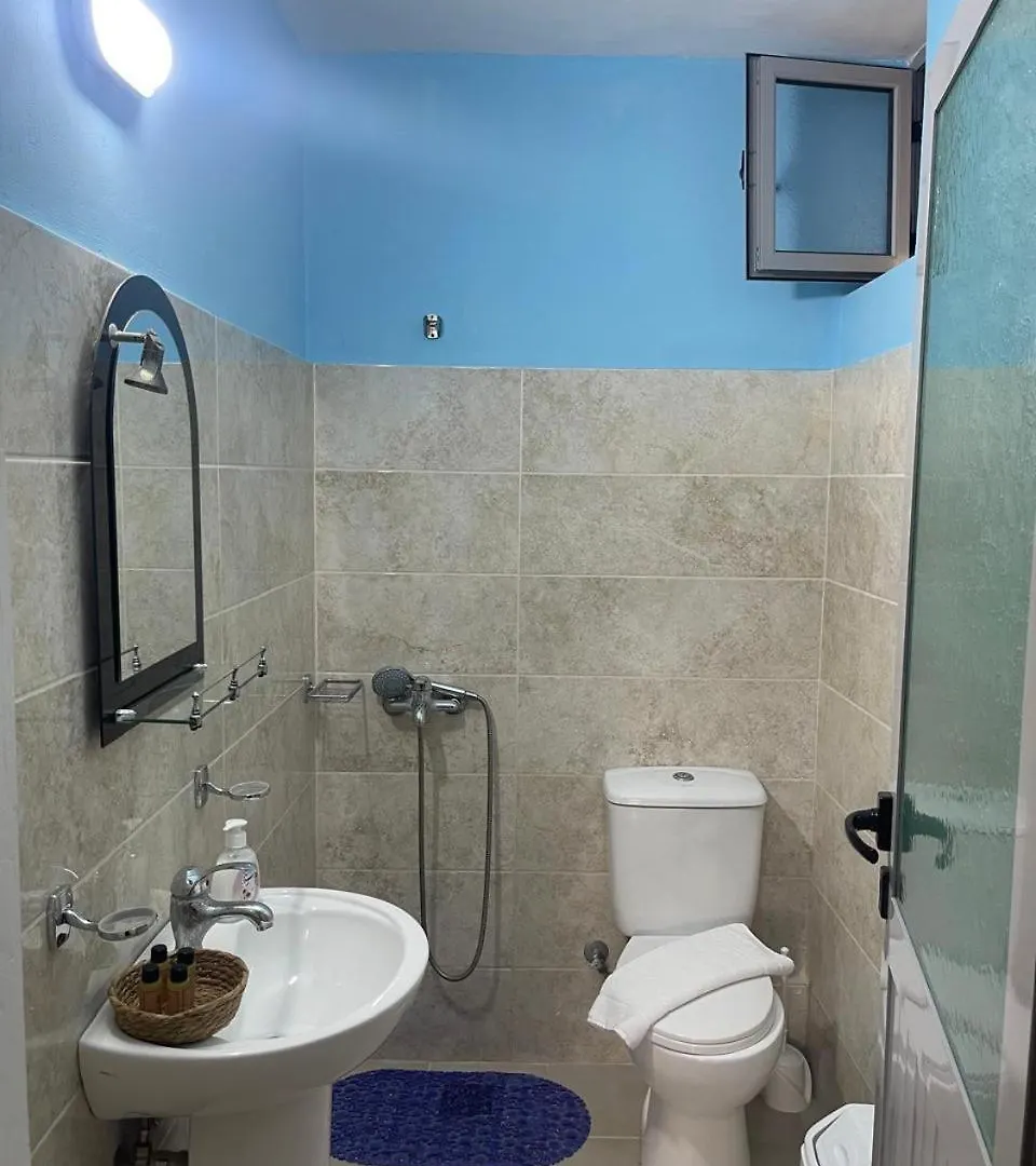Valbona Garden Rooms Himare