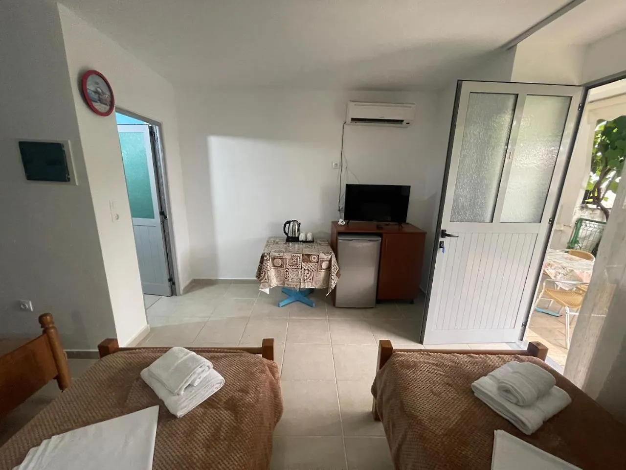 Guest house Valbona Garden Rooms Himare