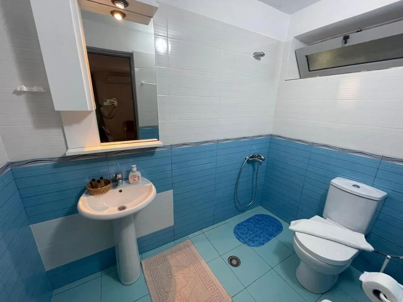 Valbona Garden Rooms Himare Guest house