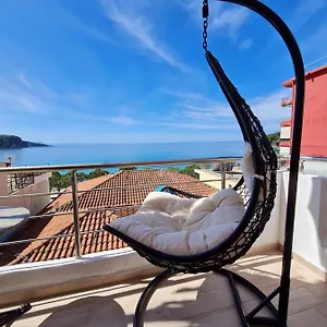 28 Himare
